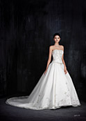 Divine Couture Wedding Dress - D706