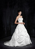 Divine Couture Wedding Dress - D717