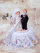 Couple with Hydrangea Cake Top CL2006