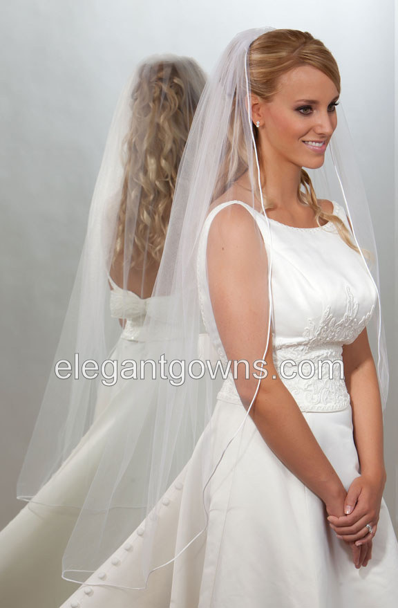 1 Tier Knee Length Rattail Edge Wedding Veil 7-451-RT - Click Image to Close