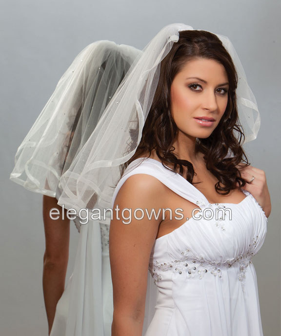 1 Tier Shoulder Length 5/8" Sheer Edge Wedding Veil 1-201-SR-RS - Click Image to Close
