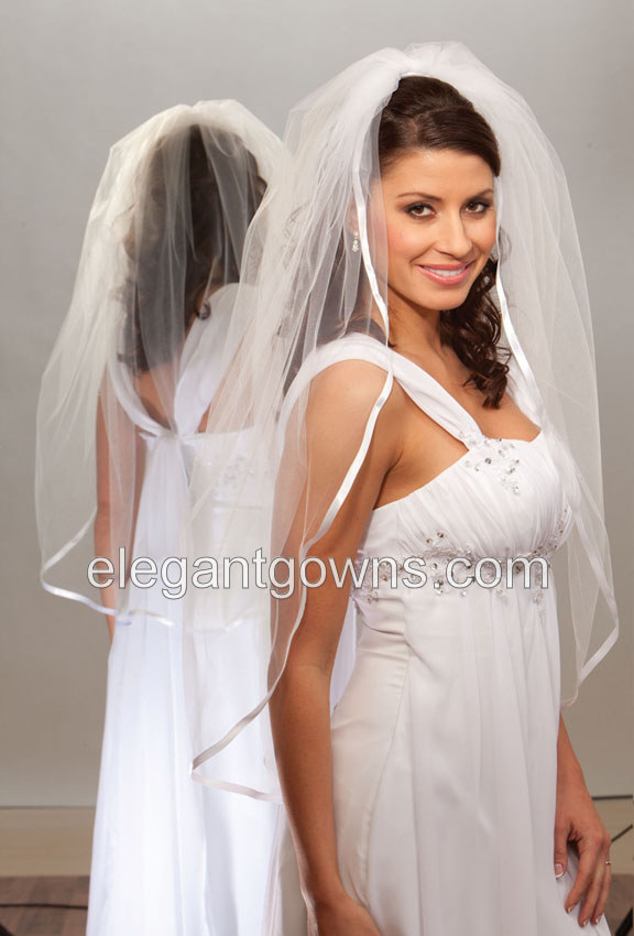 1 Tier Fingertip Length 3/8" Ribbon Edge Wedding Veil 1-361-3R - Click Image to Close