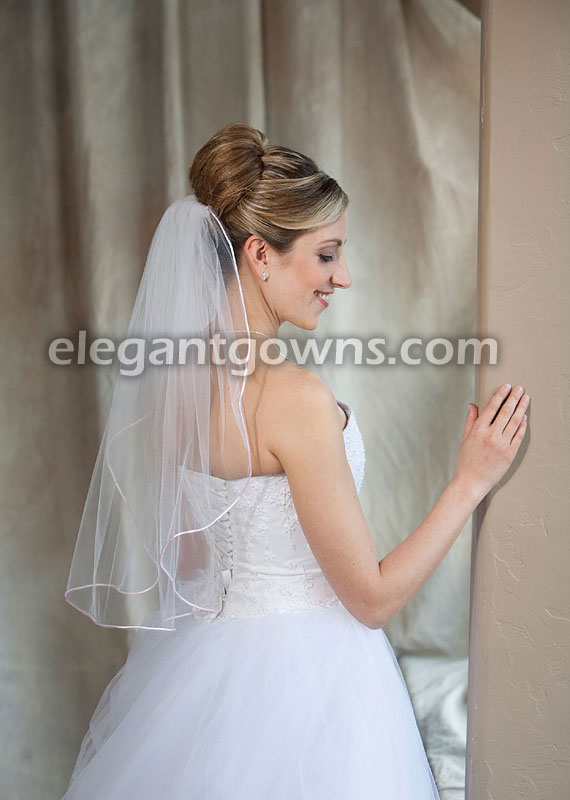 1 Tier Elbow Length Veil with Pink Rattail Edge 7-251-RT-PK - Click Image to Close
