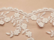 1 Tier Fingertip Length Lace #4 Edge Wedding Veil 7-361-B4L - Click Image to Close
