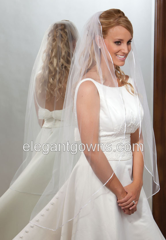 1 Tier Knee Length 1/8" Ribbon Edge Wedding Veil 7-451-1R - Click Image to Close