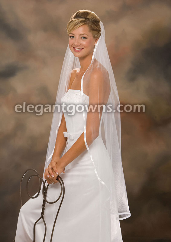 1 Tier Knee Length 3/8" Ribbon Edge Wedding Veil 7-451-3R - Click Image to Close