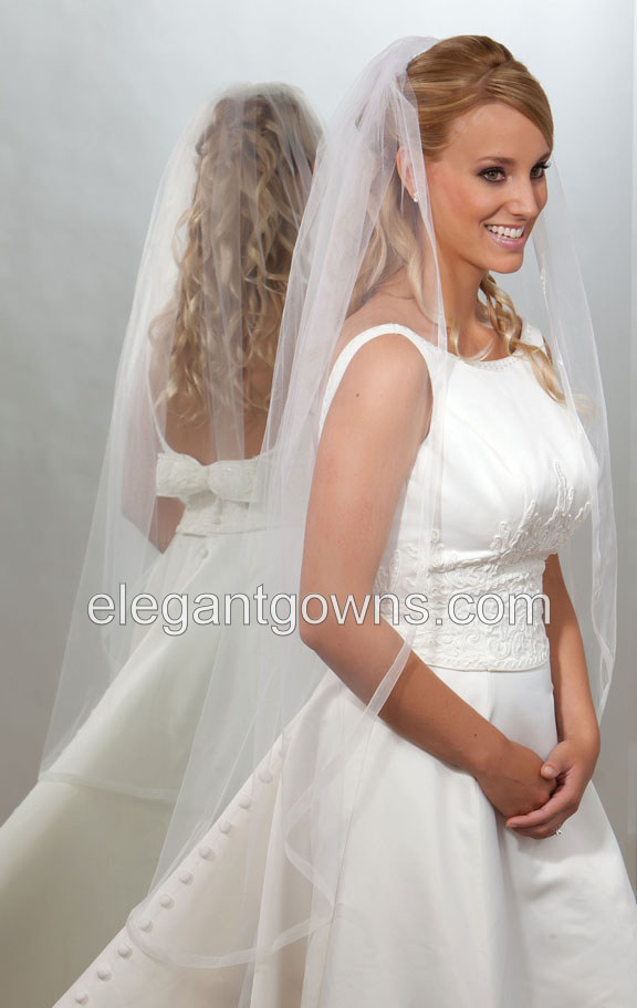 1 Tier Knee Length 5/8" Sheer Ribbon Edge Wedding Veil 7-451-SR - Click Image to Close