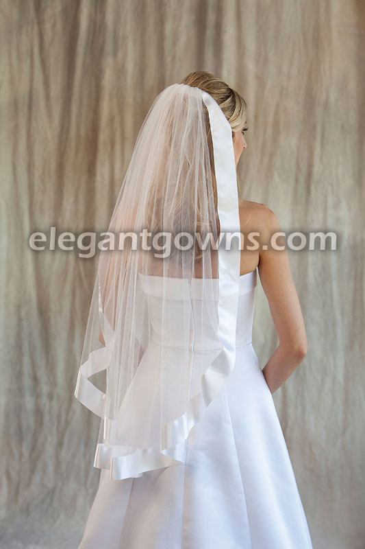 Clearance White Fingertip Length Wedding Veil 2011-15_C - Click Image to Close