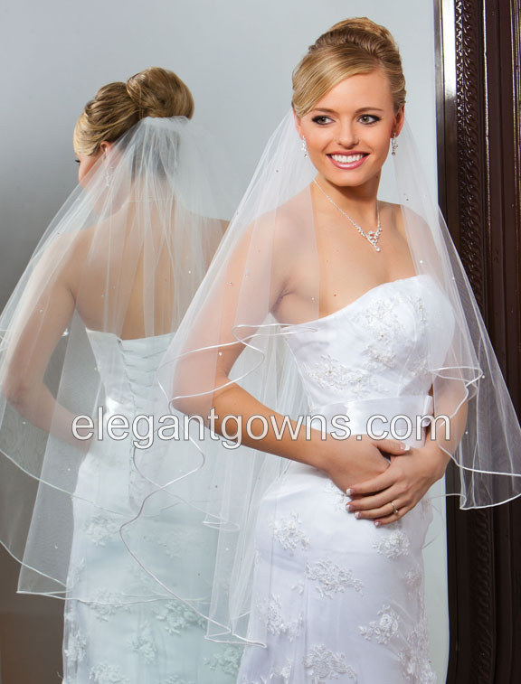 Clearance - Ivory Fingertip Length Wedding Veil 2011-7_C - Click Image to Close