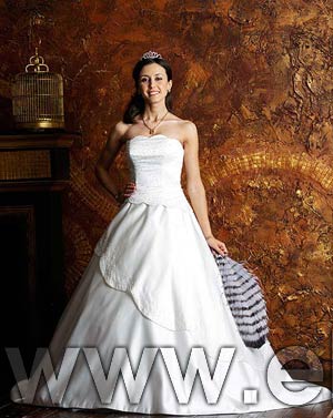 wedding dress - style D645