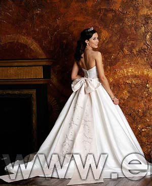 wedding dress - style D669